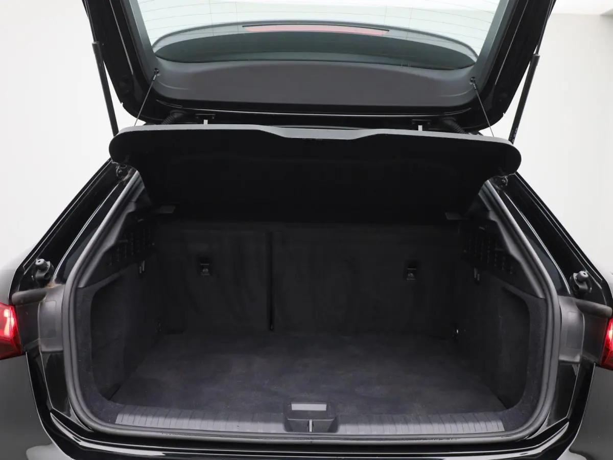 30 TFSI Advanced edition | Automaat | Apple Carplay / Android Auto | Sportstoelen | Lichtmetalen Velgen |