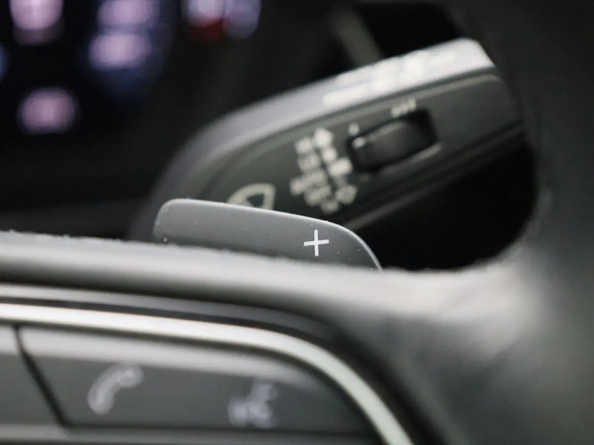 30 TFSI Advanced edition | Automaat | Apple Carplay / Android Auto | Sportstoelen | Lichtmetalen Velgen |