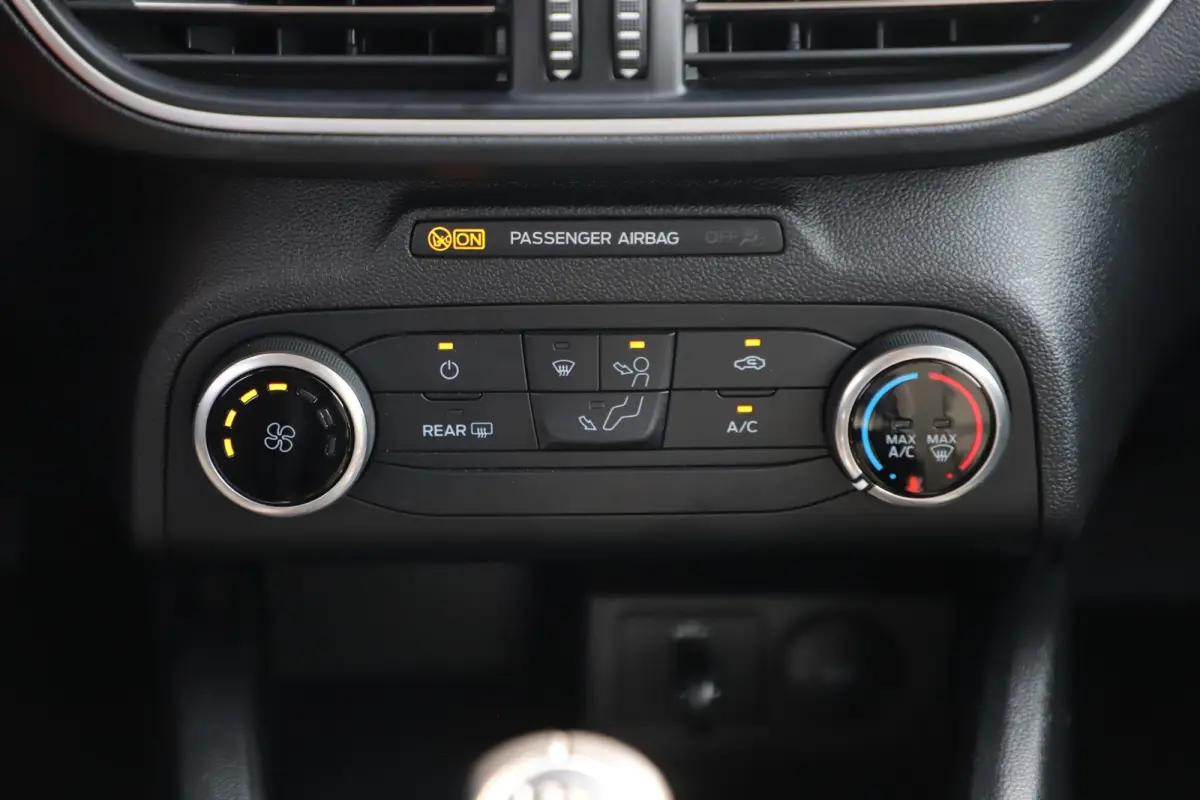 1.0 EcoBoost Trend Edition Business 16 inch LMV Navigatie Carplay Android Airco Cruise Control LED Parkeersensor