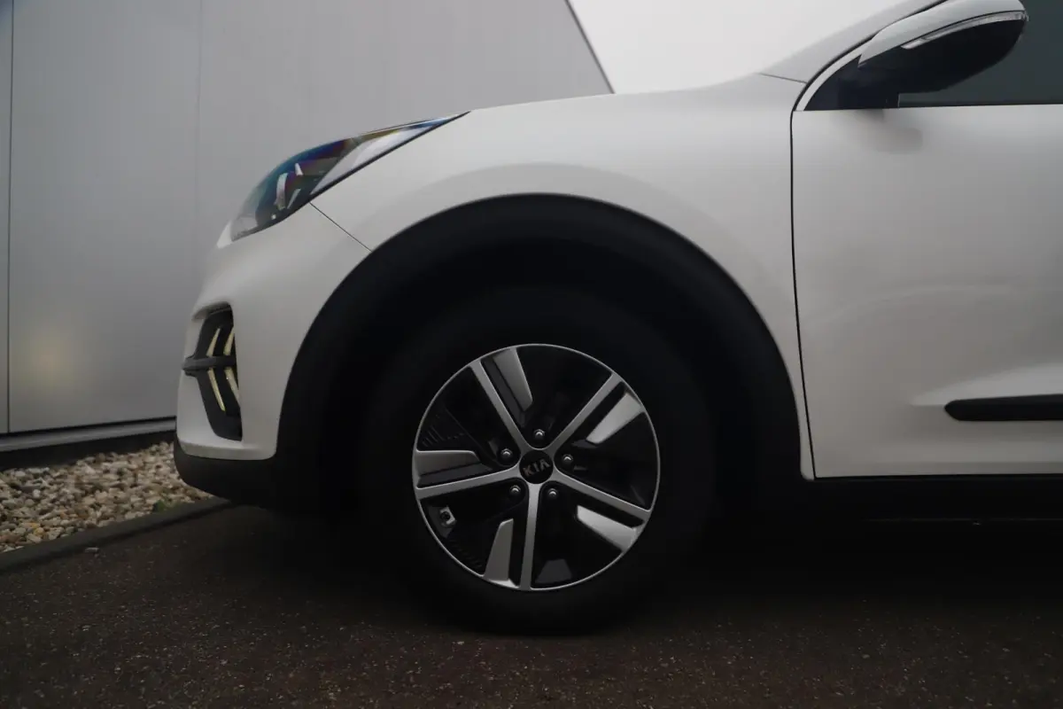 1.6 GDi Hybrid DynamicLine 140PK Automaat Half Leder Navigatie Camera Clima Adaptive Cruise Lane Assist