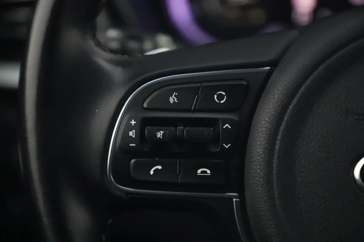 1.6 GDi Hybrid DynamicLine 140PK Automaat Half Leder Navigatie Camera Adaptive Cruise Clima Carplay Android