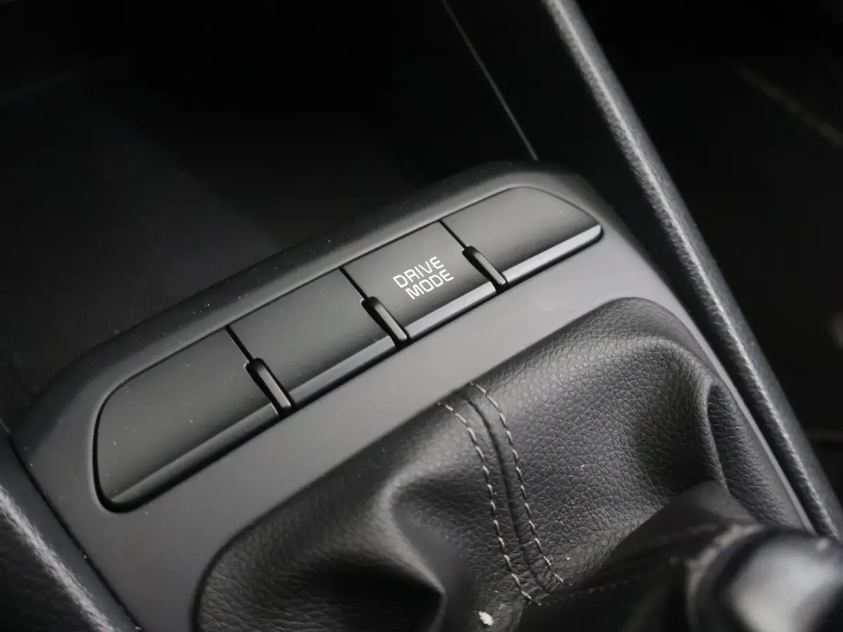 1.0 T-GDi MHEV ComfortLine | Apple Carplay/Android Carplay | Airco | Bluetooth