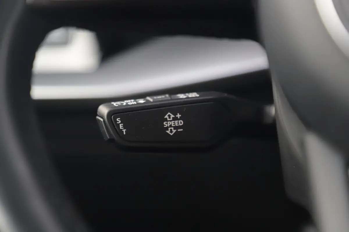 30 TFSI Business edition Automaat Sportstoelen LMV Full LED Navigatie Carplay Android Climate Cruise Control