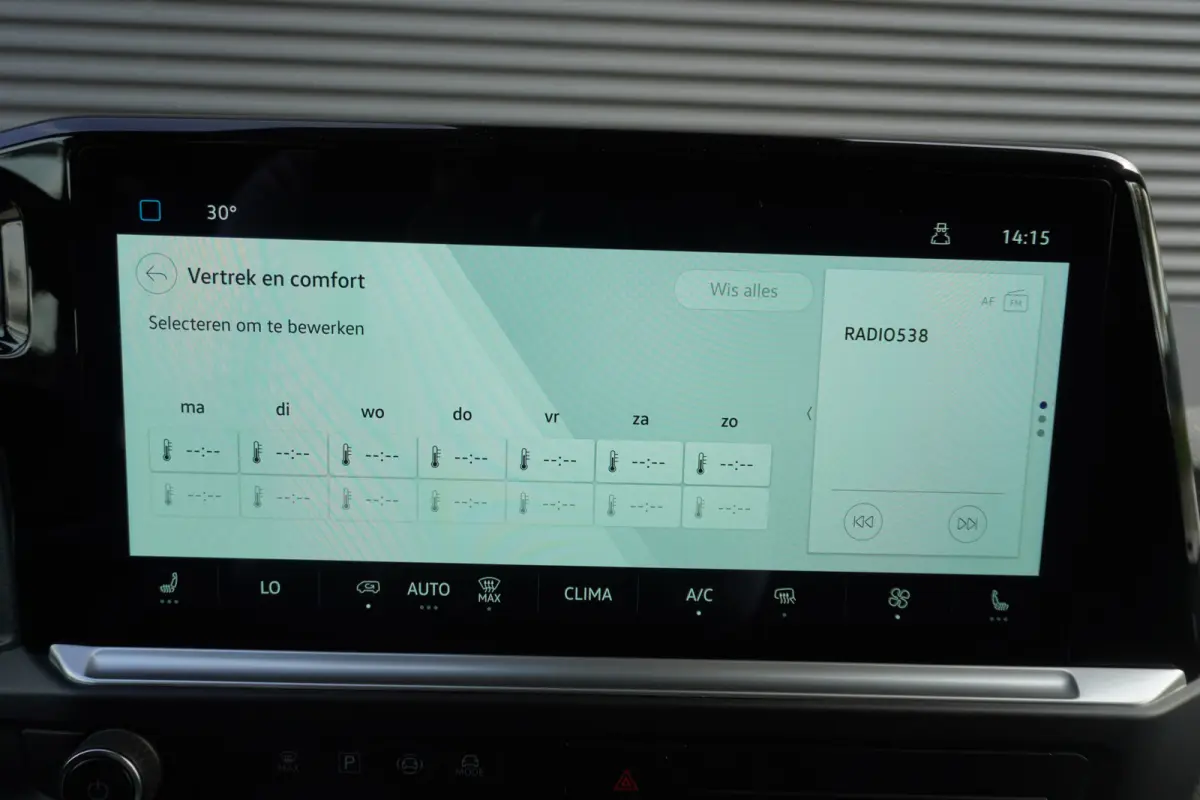 L2H1 71 kWh Life Apple carplay Trekhaak Camera Parkeersensoren Digitaal dashboard