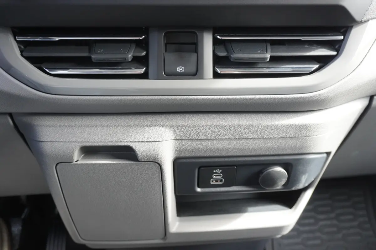 L2H1 71 kWh Life Apple carplay Trekhaak Camera Parkeersensoren Digitaal dashboard