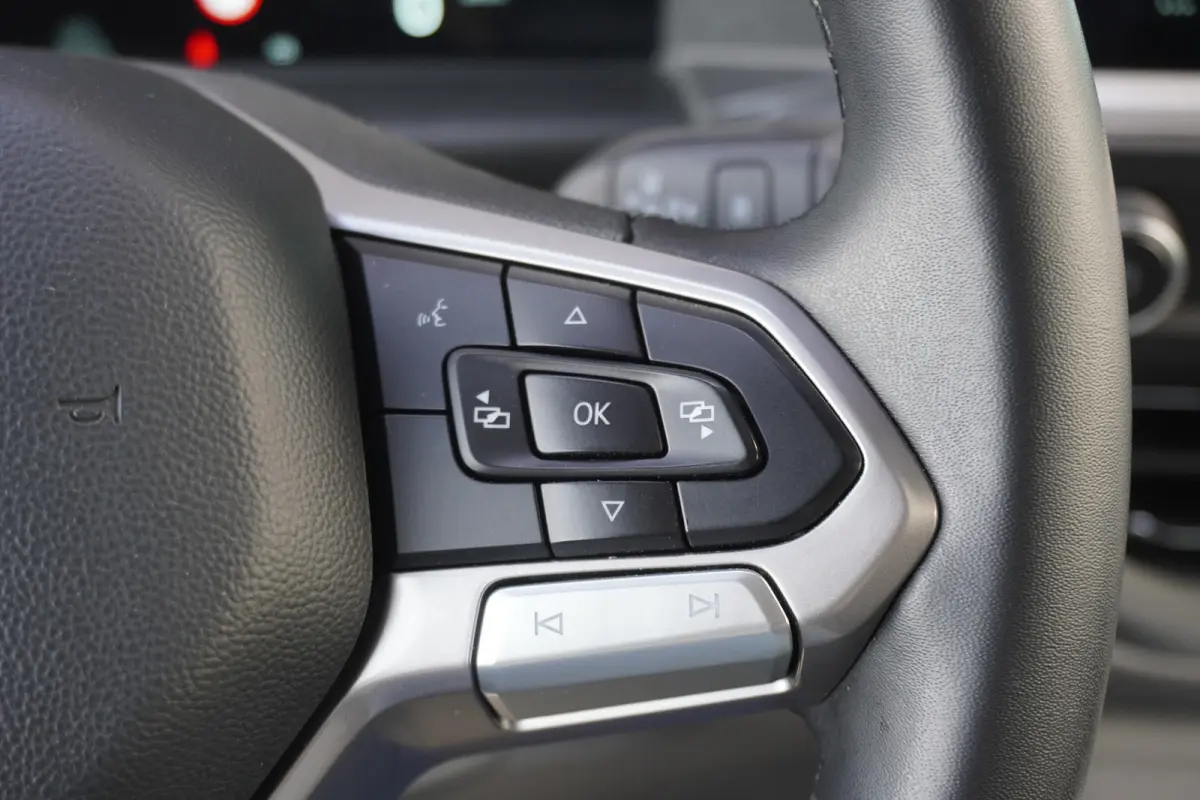 L2H1 71 kWh Life Apple carplay Trekhaak Camera Parkeersensoren Digitaal dashboard