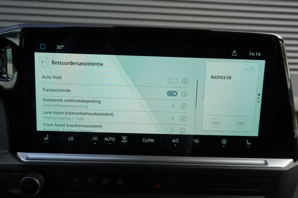 L2H1 71 kWh Life Apple carplay Trekhaak Camera Parkeersensoren Digitaal dashboard