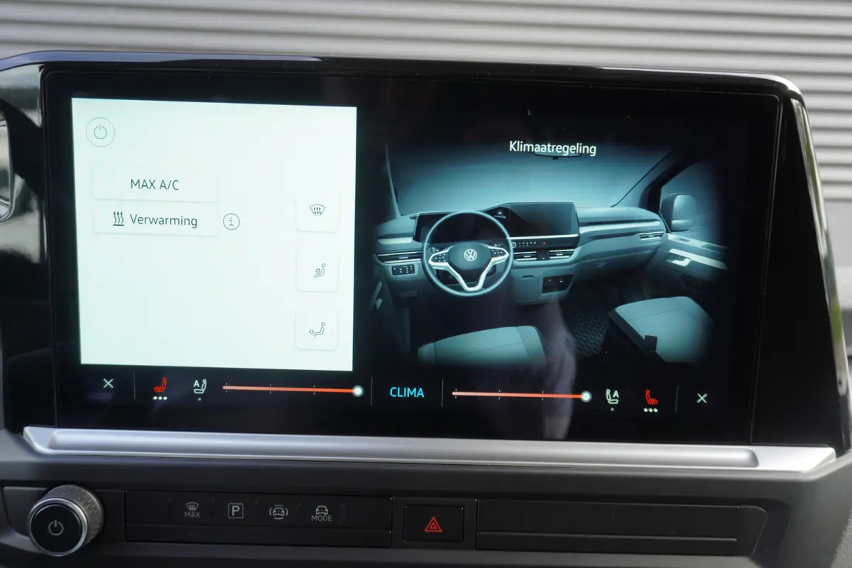 L2H1 71 kWh Life Apple carplay Trekhaak Camera Parkeersensoren Digitaal dashboard