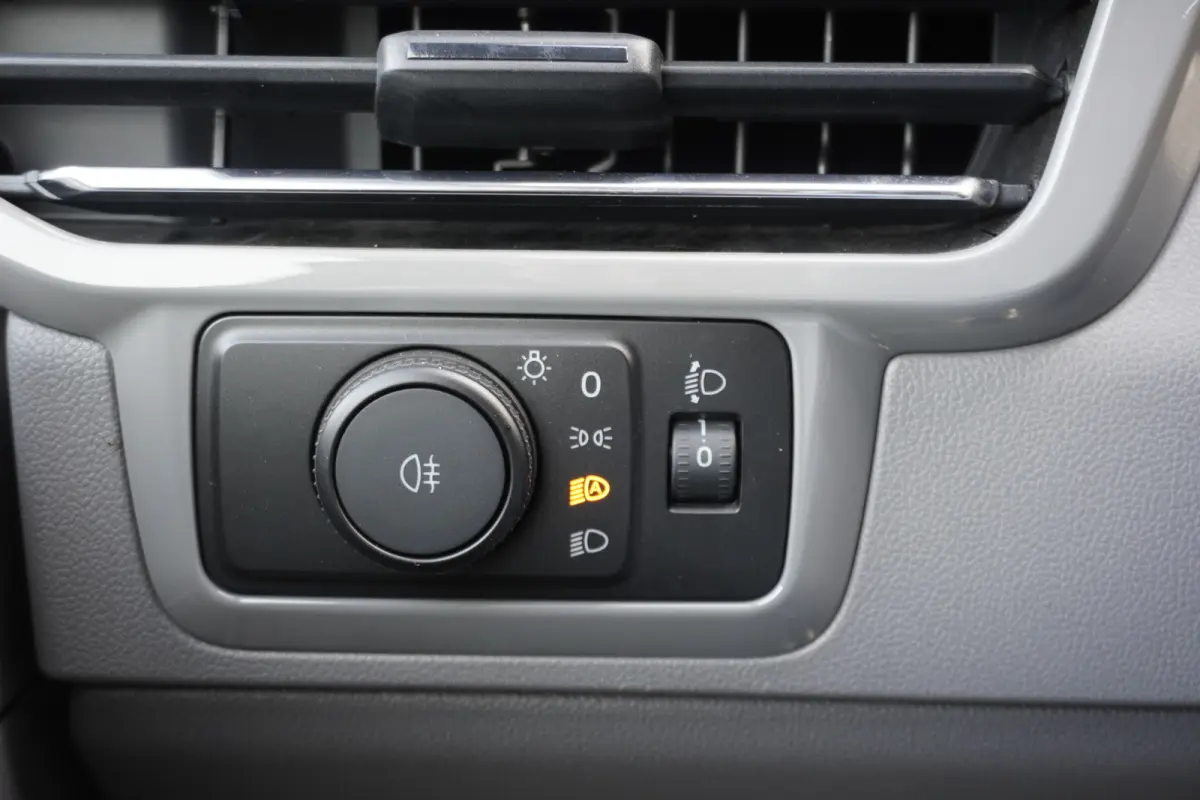 L2H1 71 kWh Life Apple carplay Trekhaak Camera Parkeersensoren Digitaal dashboard