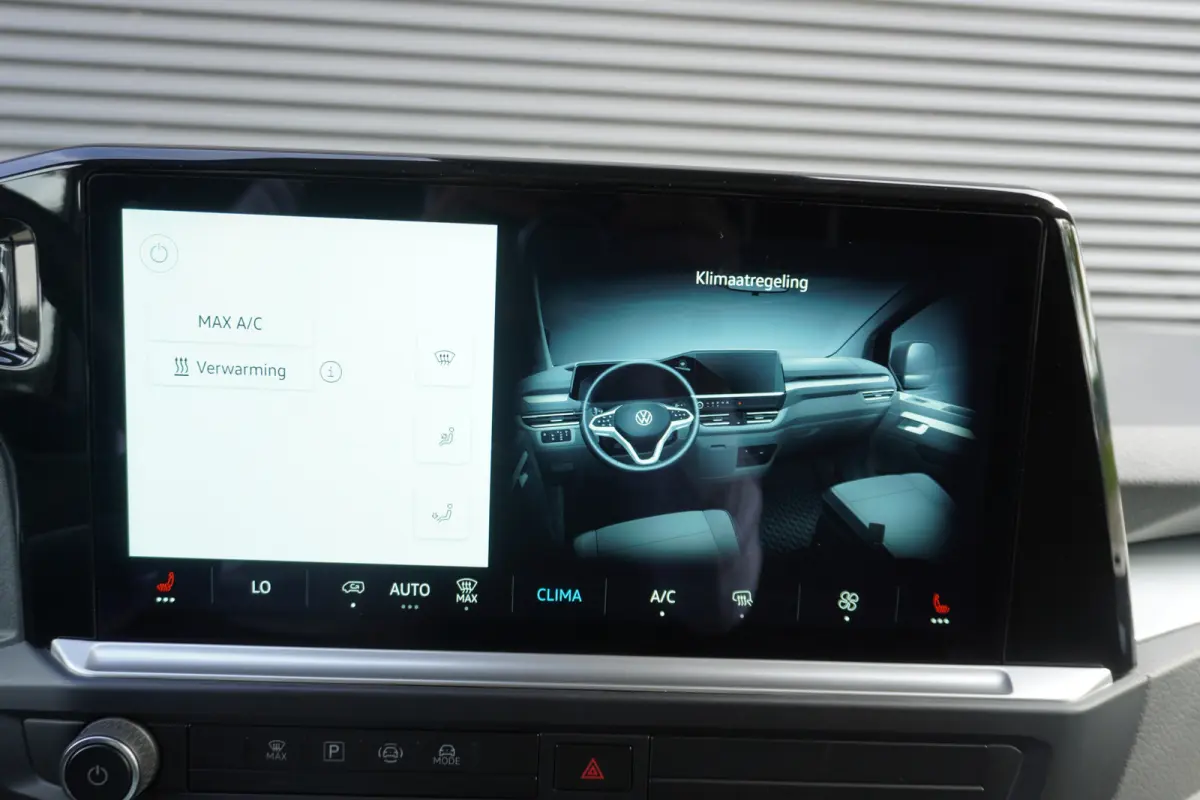 L2H1 71 kWh Life Apple carplay Trekhaak Camera Parkeersensoren Digitaal dashboard