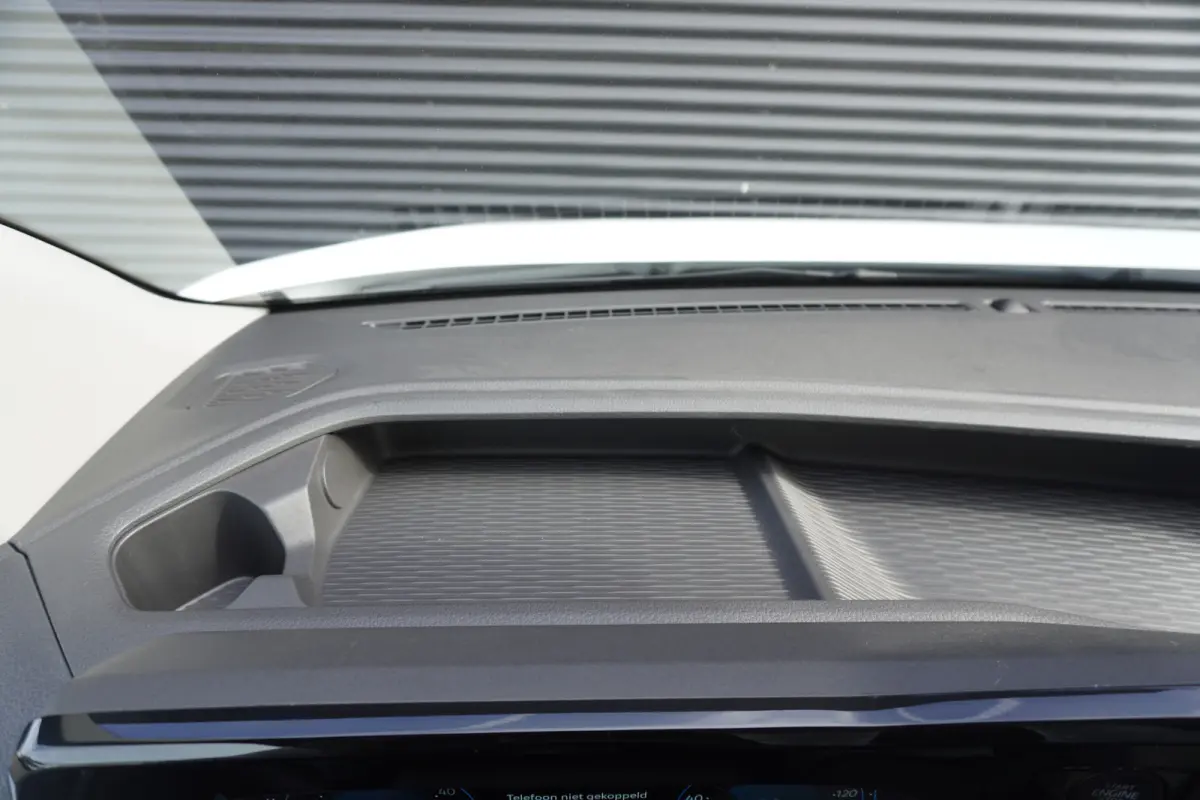 L2H1 71 kWh Life Apple carplay Trekhaak Camera Parkeersensoren Digitaal dashboard