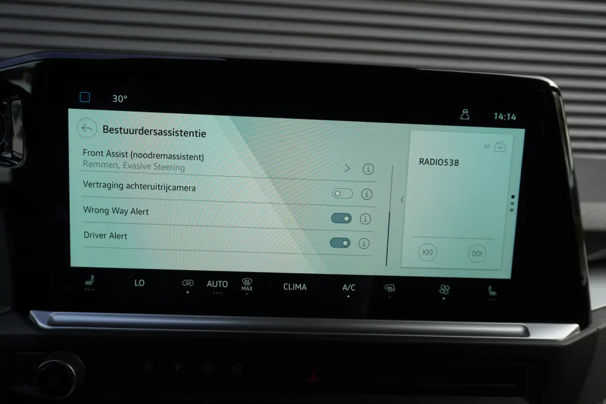 L2H1 71 kWh Life Apple carplay Trekhaak Camera Parkeersensoren Digitaal dashboard