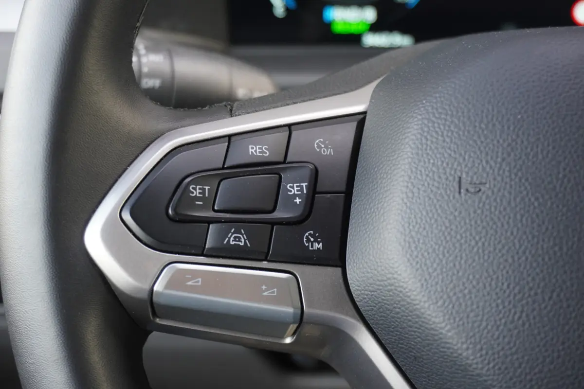 L2H1 71 kWh Life Apple carplay Trekhaak Camera Parkeersensoren Digitaal dashboard