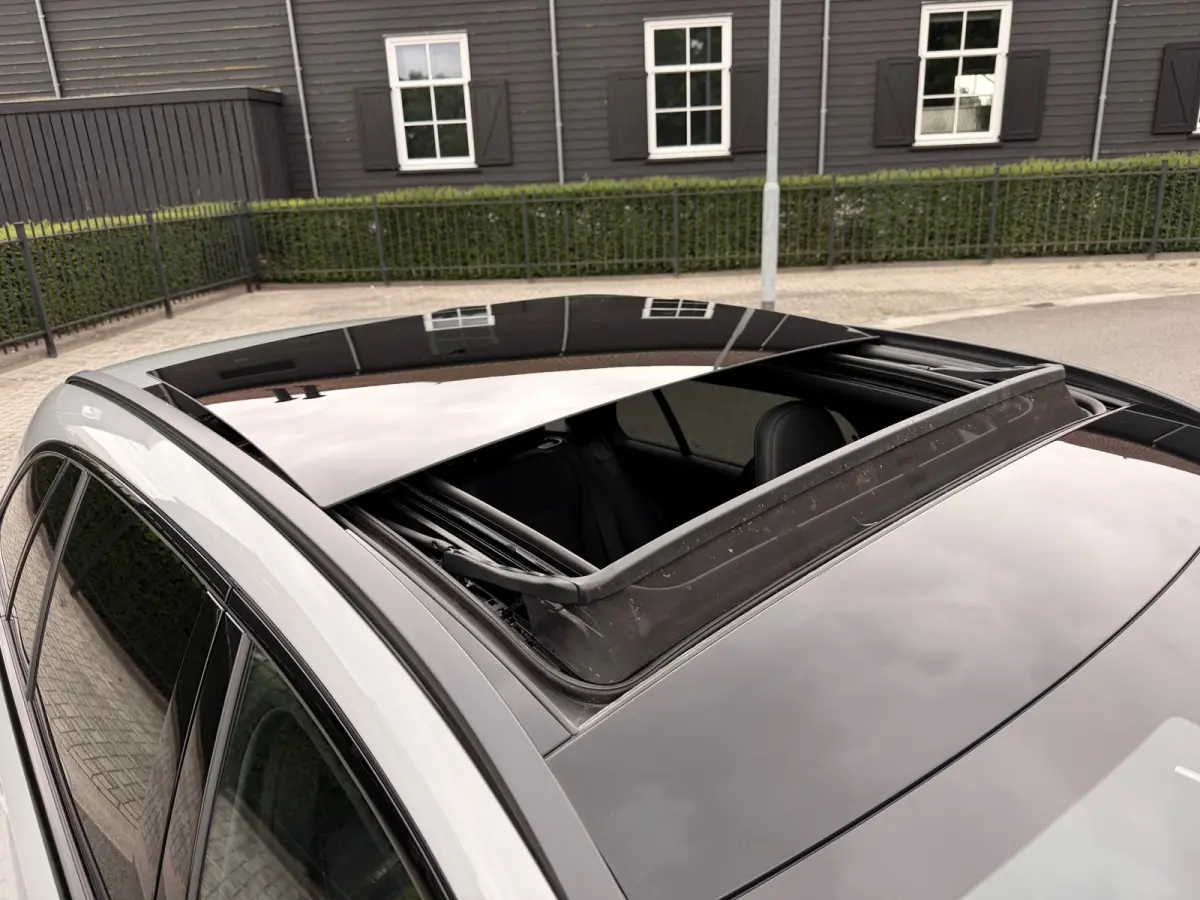 300e AMG | Panoramaschuifdak | Night | Burmester | Rijassistentiepakket Plus Led-High Performance
