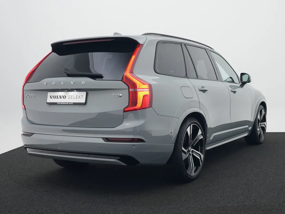 T8 Recharge AWD Ultra Dark | Full Options | Luchtvering | Bowers & Wilkins | 360° | Head-Up | Massage | Ventilatie | Panoramadak | Trekhaak