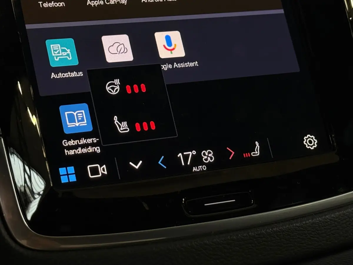 2.0 T8 Recharge AWD Ultra Dark Pano Luchtvering 360 Trekhaak