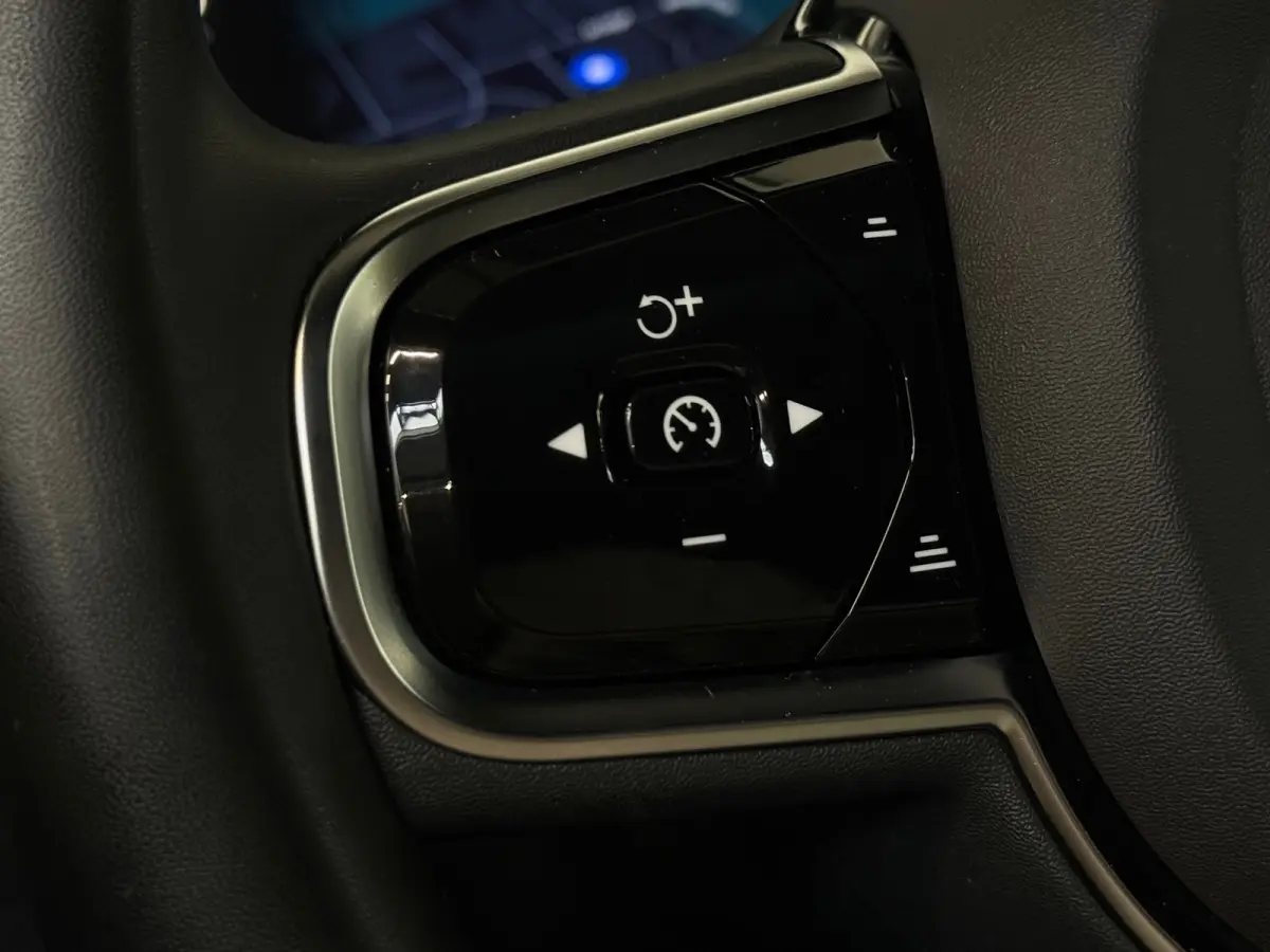 2.0 T8 Recharge AWD Ultra Dark Pano Luchtvering 360 Trekhaak