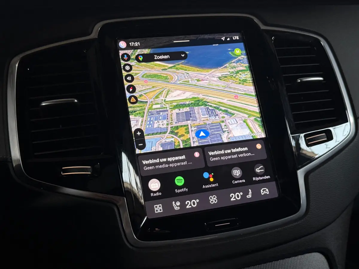 2.0 T8 Recharge AWD Ultra Dark Pano Luchtvering 360 Trekhaak