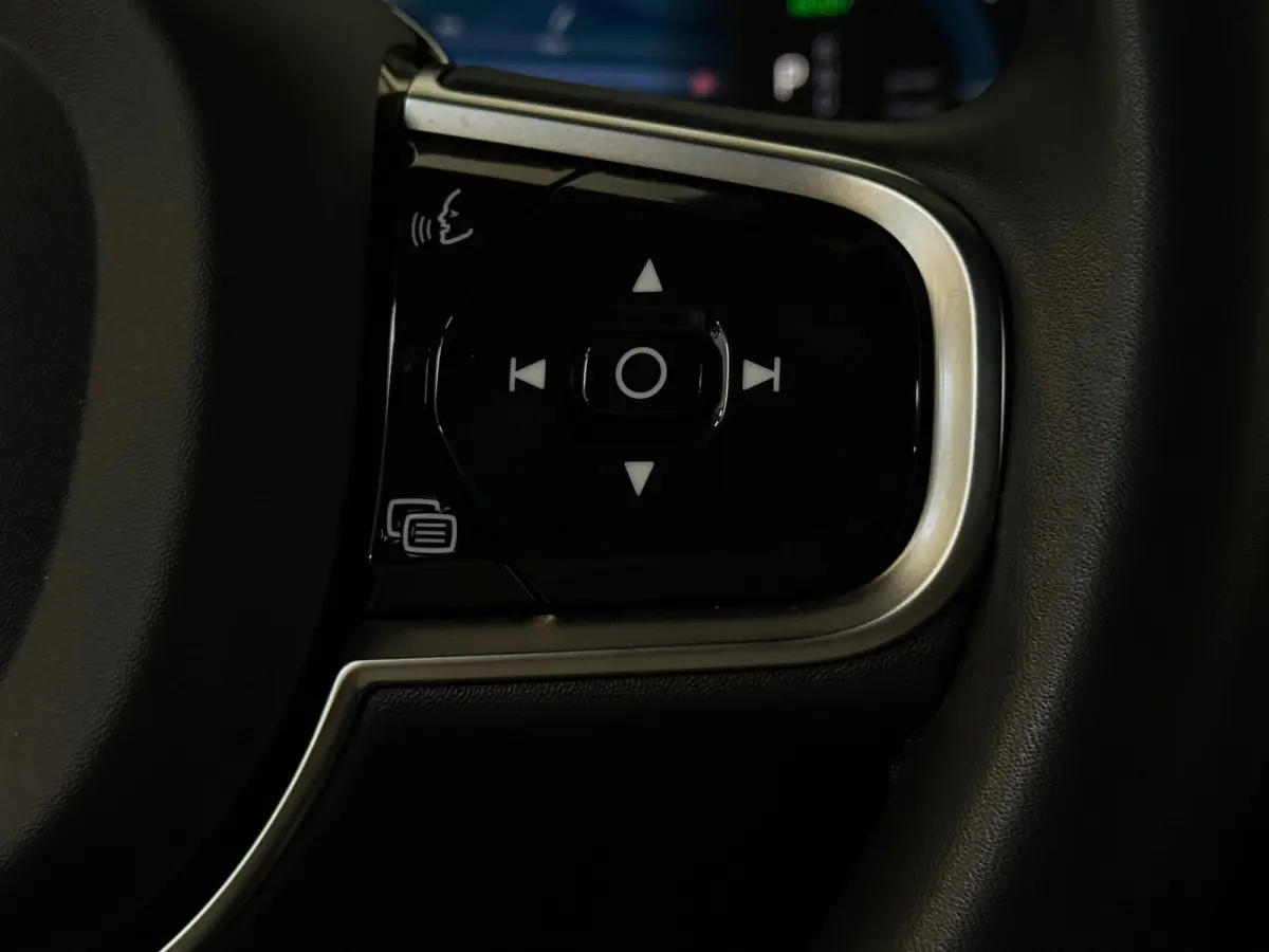2.0 T8 Recharge AWD Ultra Dark Pano Luchtvering 360 Trekhaak