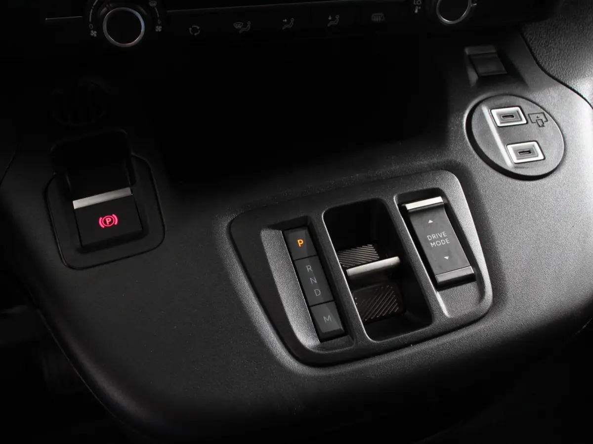 1.5 BlueHDi 130pk L2 Automaat Apple Carplay / Android Auto Navigatie Trekhaak Airco Camera Cruise Control Parkeersensoren