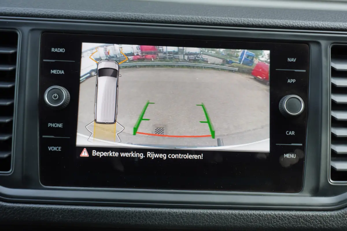 140pk L3H2/L2H1 Apple Carplay Camera Navigatie Parkeersensoren Cruise control Airco