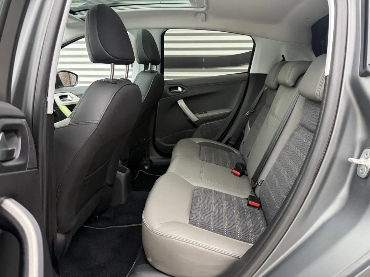 1.2 PureTech Roland Garros 2e Eigenaar|Navi|Camera|Pano|D-riem vv in 2025|Clima|Cruise|Carplay|Goed Onderhouden|APK tot 08-2026