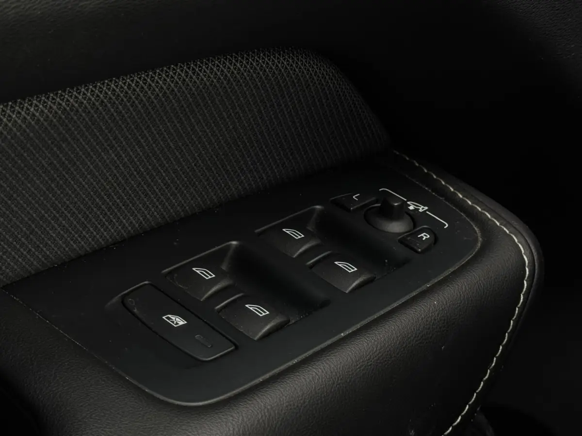 2.0 B5 AWD R-Design NAVI|LEDER|CAMERA|SPORTVELGEN