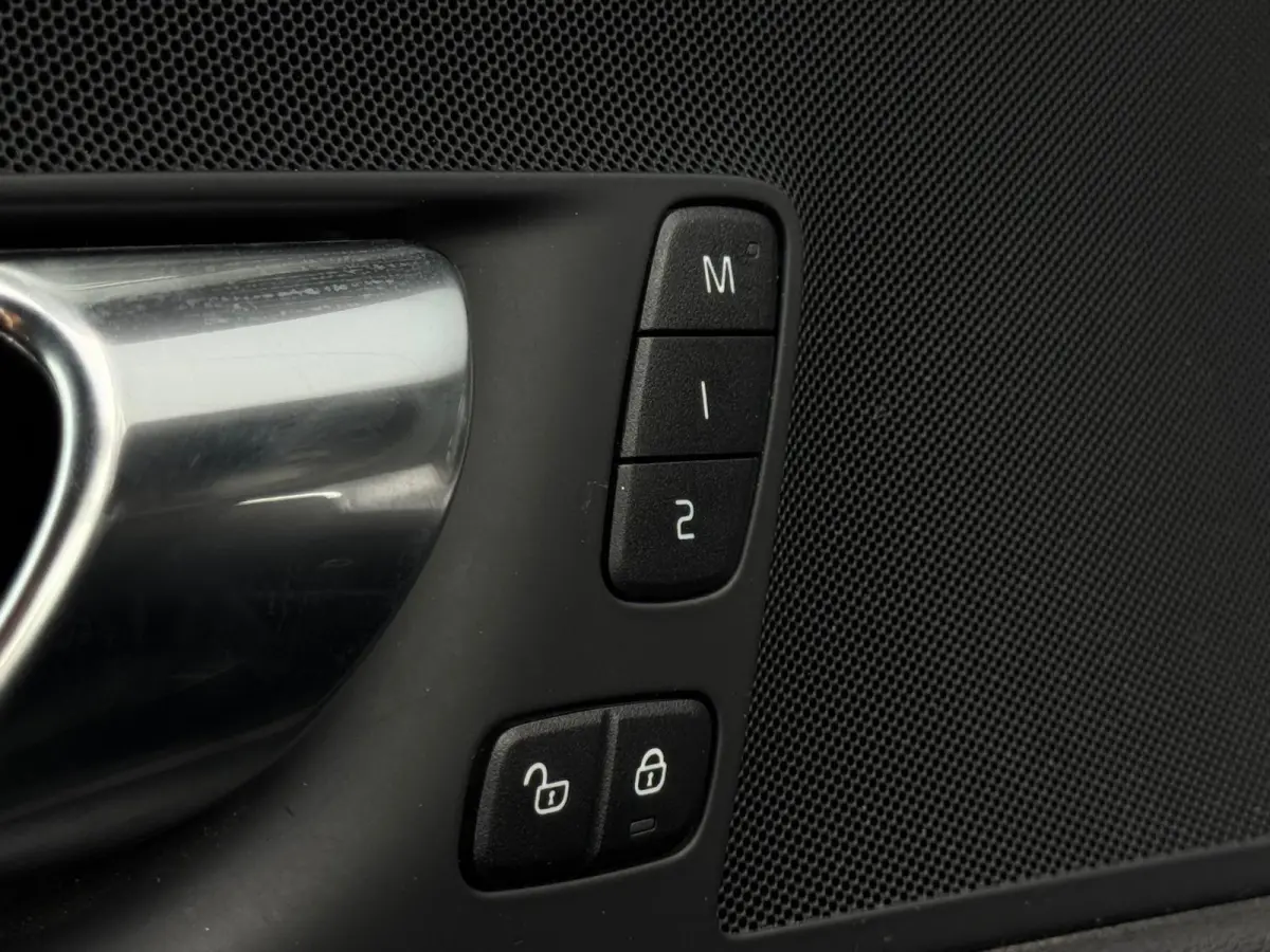 2.0 B5 AWD R-Design NAVI|LEDER|CAMERA|SPORTVELGEN