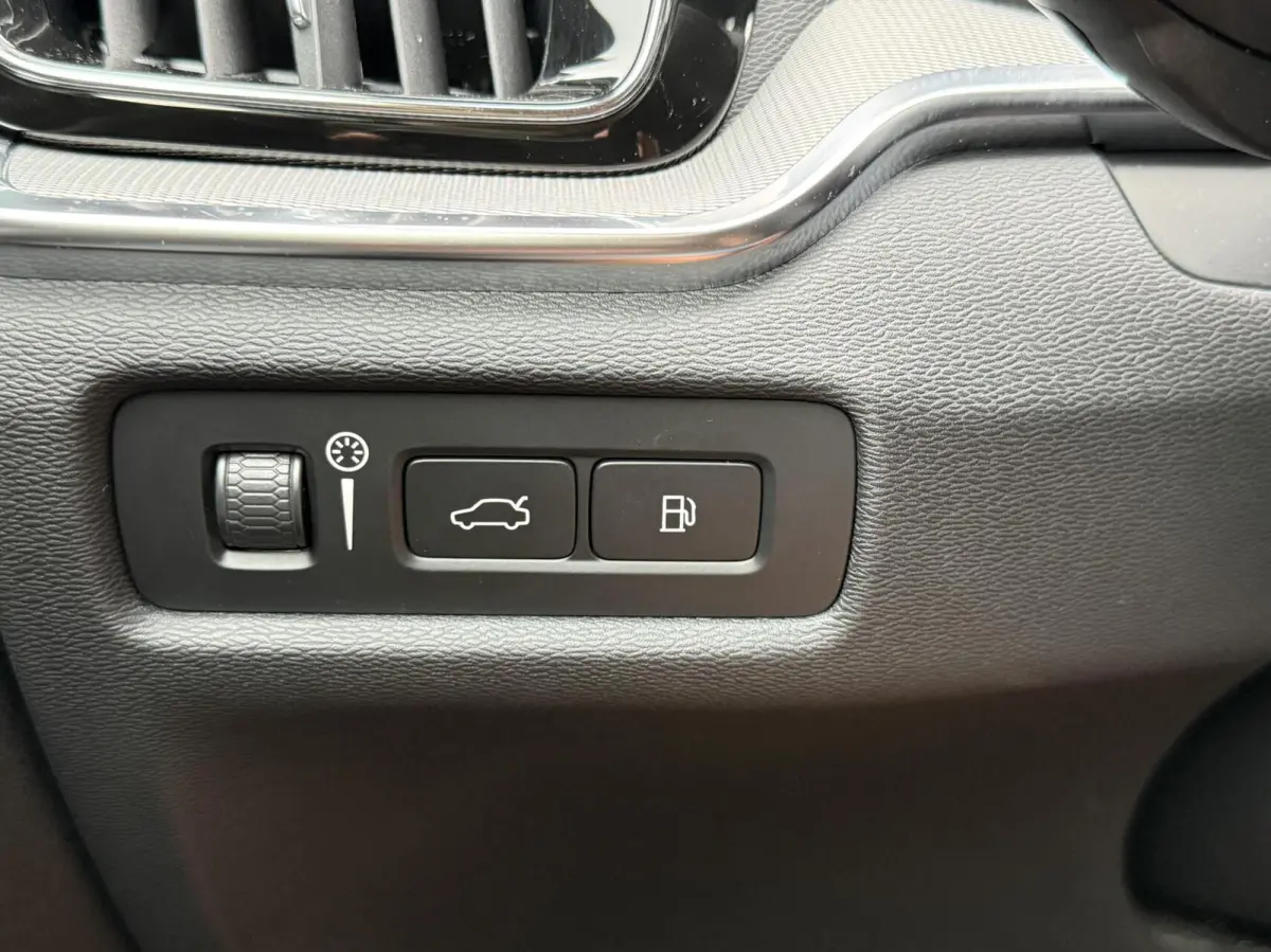 T6 Recharge AWD R-Design|360|HuD|Pano|Trekhaak|19"