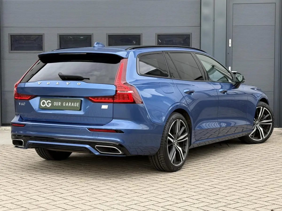 T6 Recharge AWD R-Design|360|HuD|Pano|Trekhaak|19"