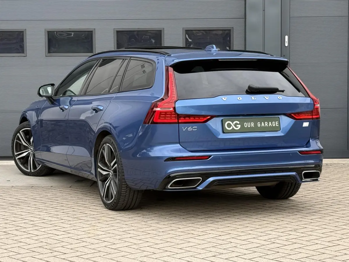 T6 Recharge AWD R-Design|360|HuD|Pano|Trekhaak|19"