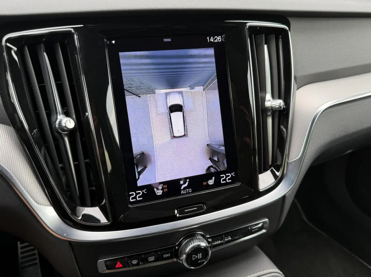 T6 Recharge AWD R-Design|360|HuD|Pano|Trekhaak|19"