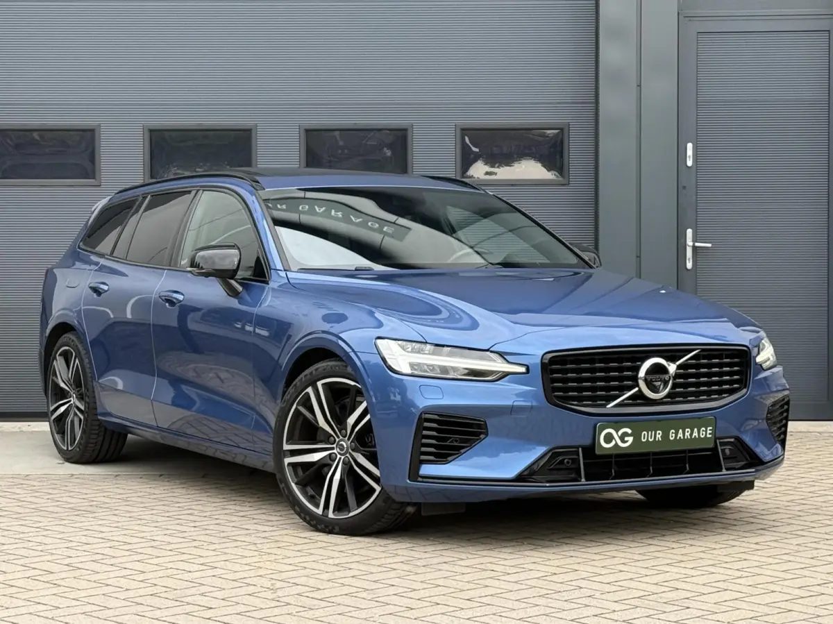 T6 Recharge AWD R-Design|360|HuD|Pano|Trekhaak|19"
