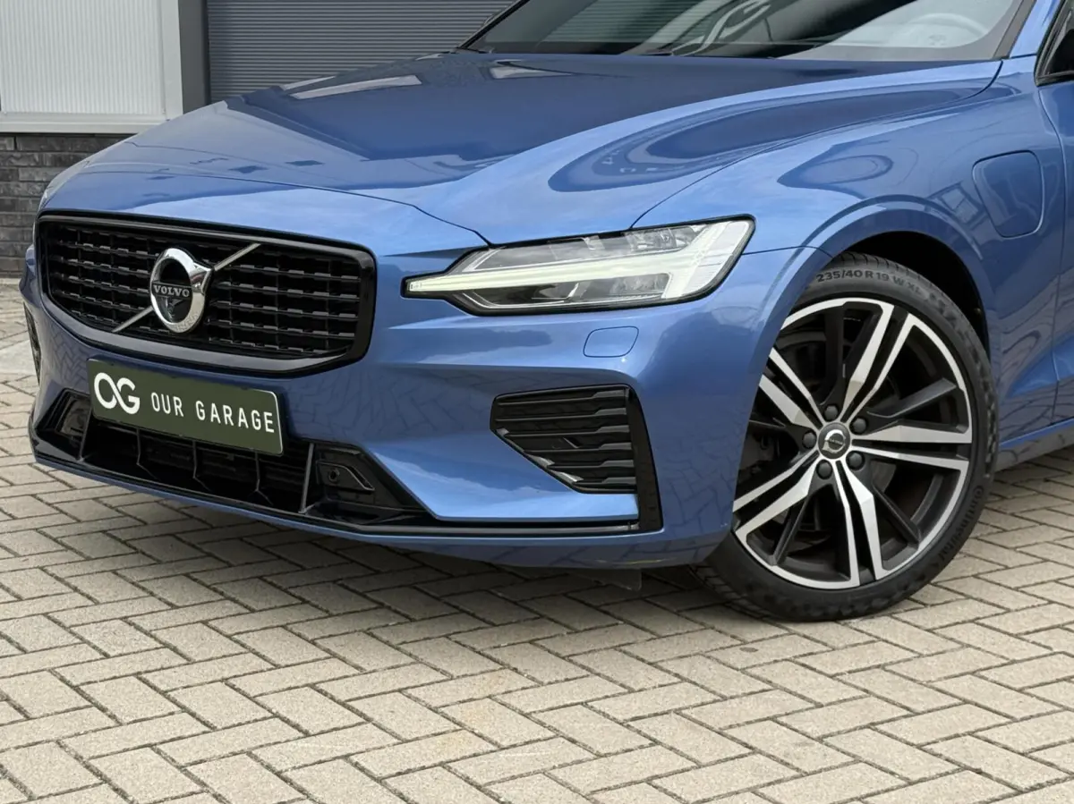 T6 Recharge AWD R-Design|360|HuD|Pano|Trekhaak|19"