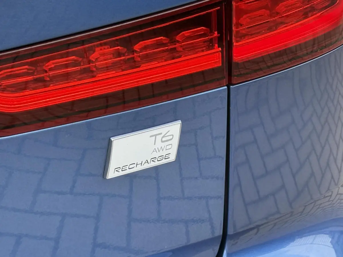 T6 Recharge AWD R-Design|360|HuD|Pano|Trekhaak|19"