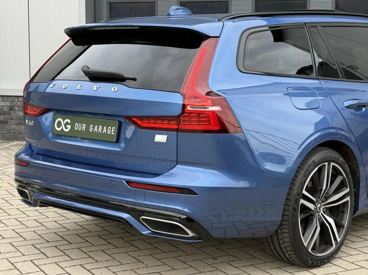 T6 Recharge AWD R-Design|360|HuD|Pano|Trekhaak|19"