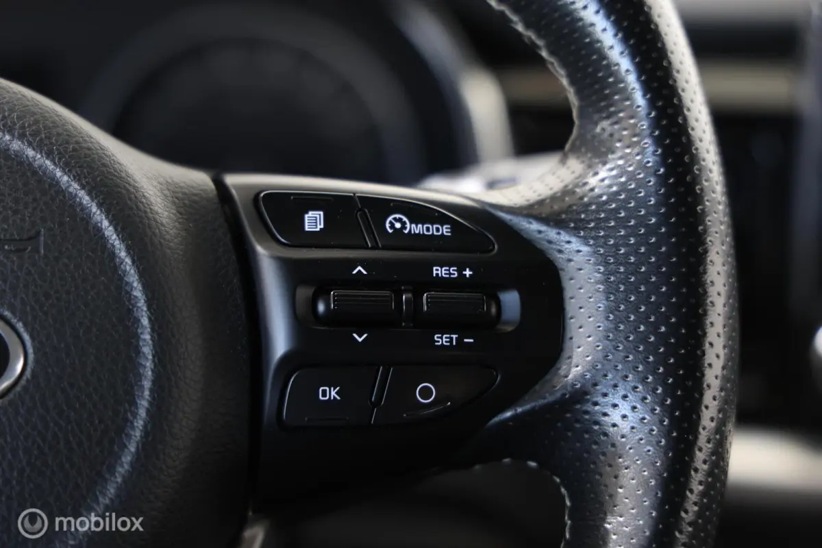 1.0 T-GDi DynamicLine - Afneembare trekhaak - Carplay - Stuur/Stoelverwarming