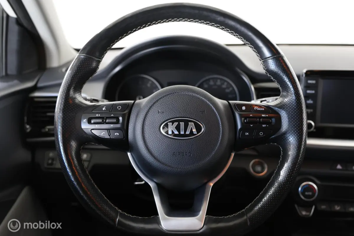 1.0 T-GDi DynamicLine - Afneembare trekhaak - Carplay - Stuur/Stoelverwarming