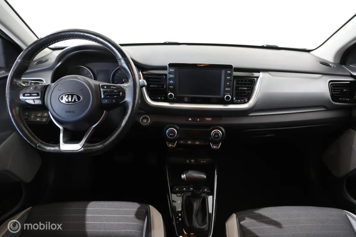 1.0 T-GDi DynamicLine - Afneembare trekhaak - Carplay - Stuur/Stoelverwarming