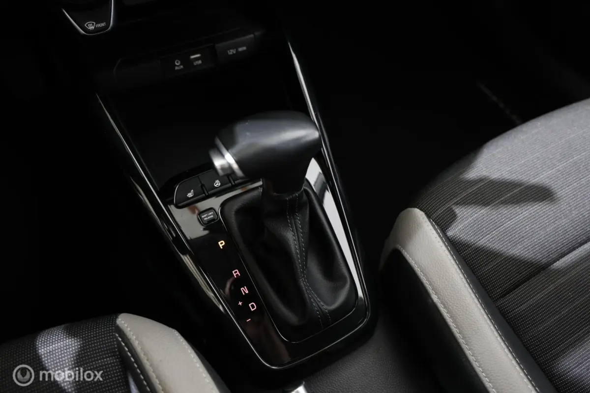 1.0 T-GDi DynamicLine - Afneembare trekhaak - Carplay - Stuur/Stoelverwarming