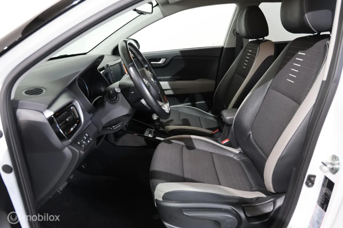 1.0 T-GDi DynamicLine - Afneembare trekhaak - Carplay - Stuur/Stoelverwarming