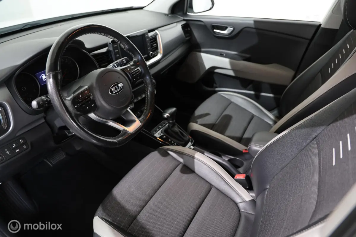 1.0 T-GDi DynamicLine - Afneembare trekhaak - Carplay - Stuur/Stoelverwarming
