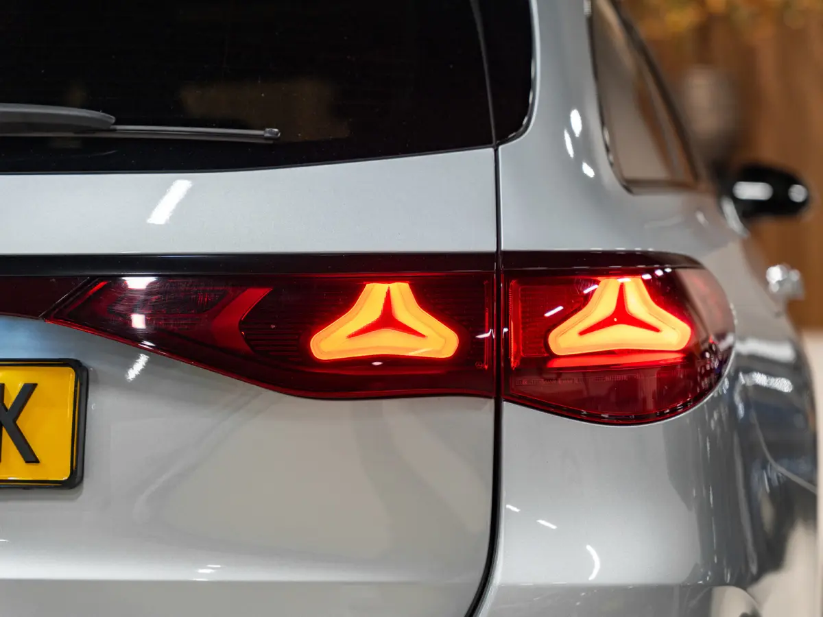 300 e Exclusive AMG Line, Pano, Hyperscreen, Night Pakket, Burmester, Ambiënte, Camera, Plug-In