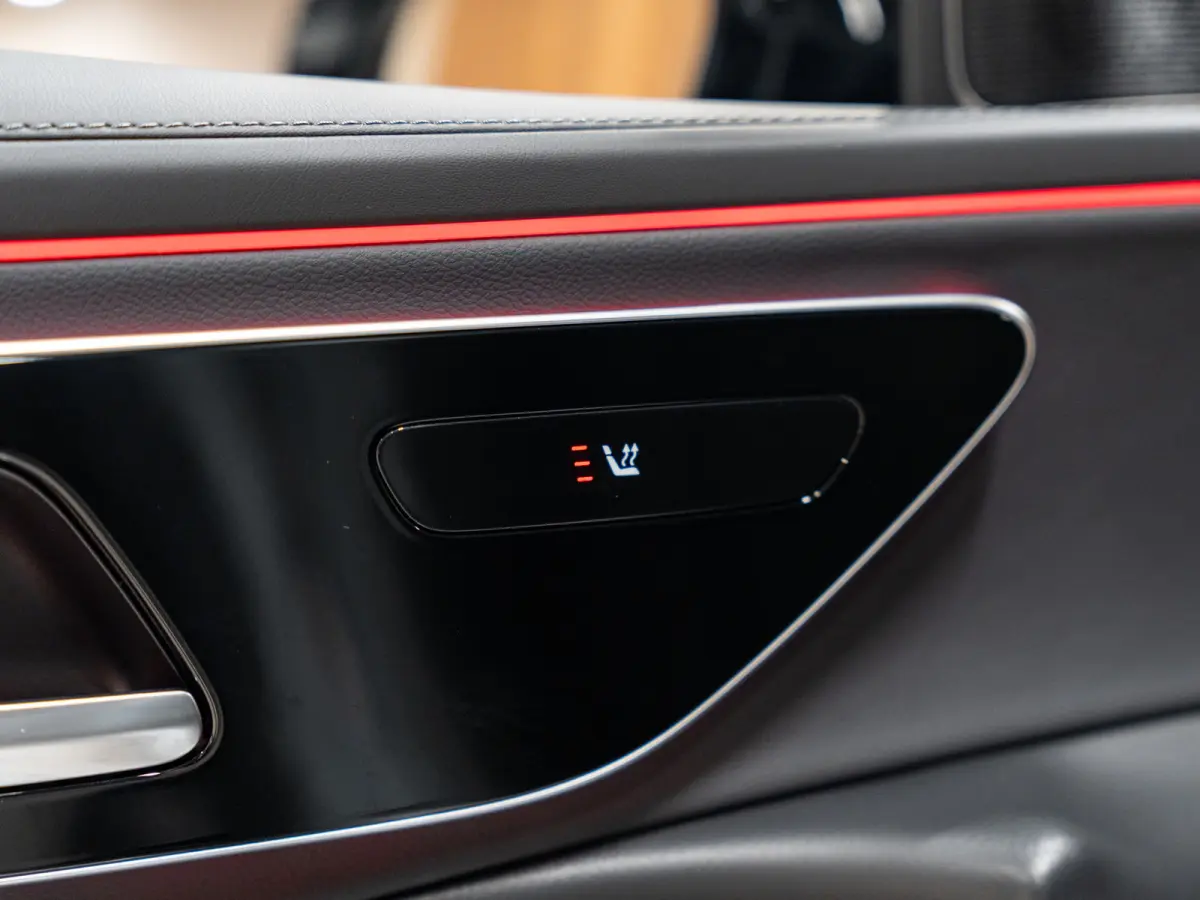 300 e Exclusive AMG Line, Pano, Hyperscreen, Night Pakket, Burmester, Ambiënte, Camera, Plug-In
