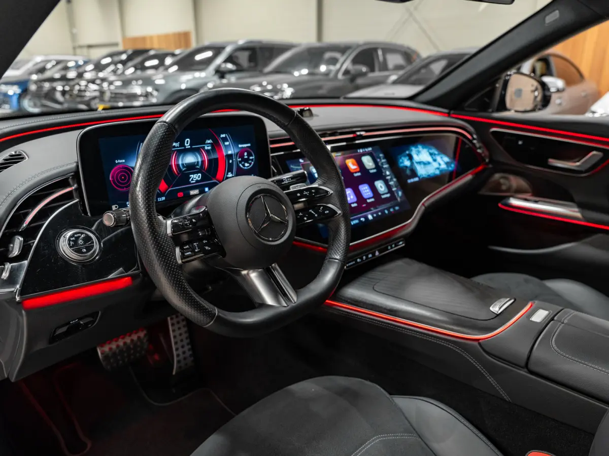 300 e Exclusive AMG Line, Pano, Hyperscreen, Night Pakket, Burmester, Ambiënte, Camera, Plug-In