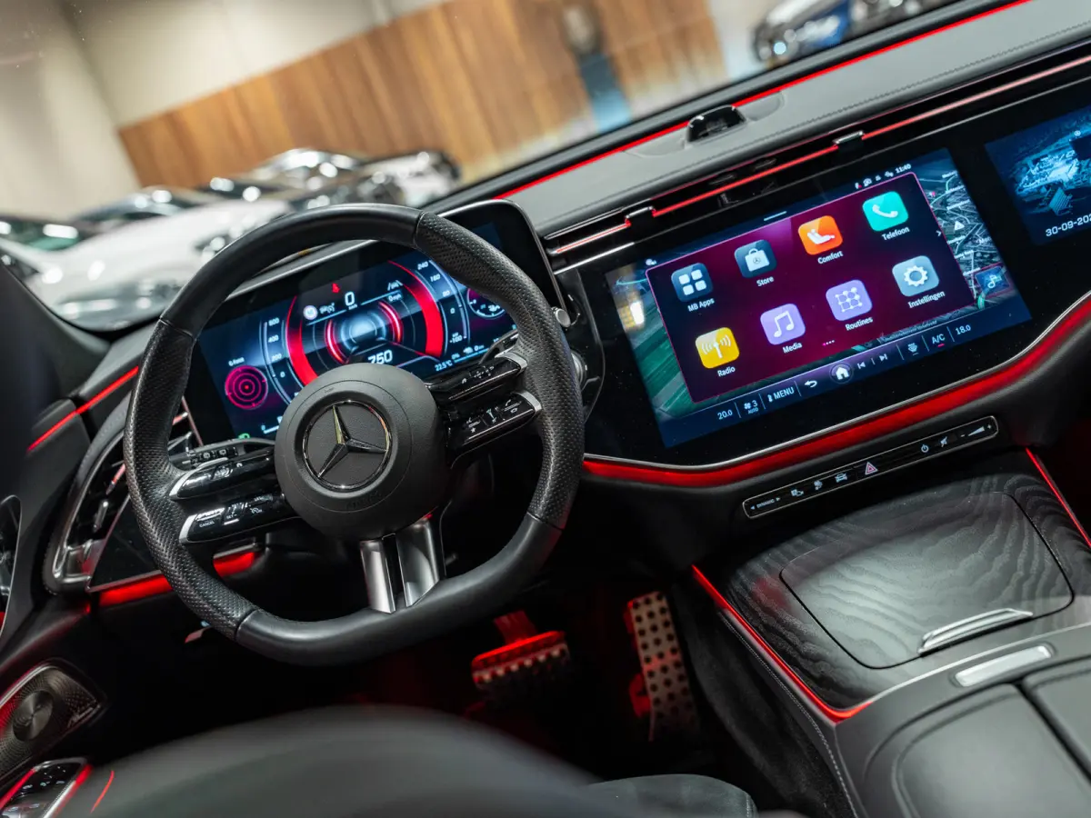 300 e Exclusive AMG Line, Pano, Hyperscreen, Night Pakket, Burmester, Ambiënte, Camera, Plug-In