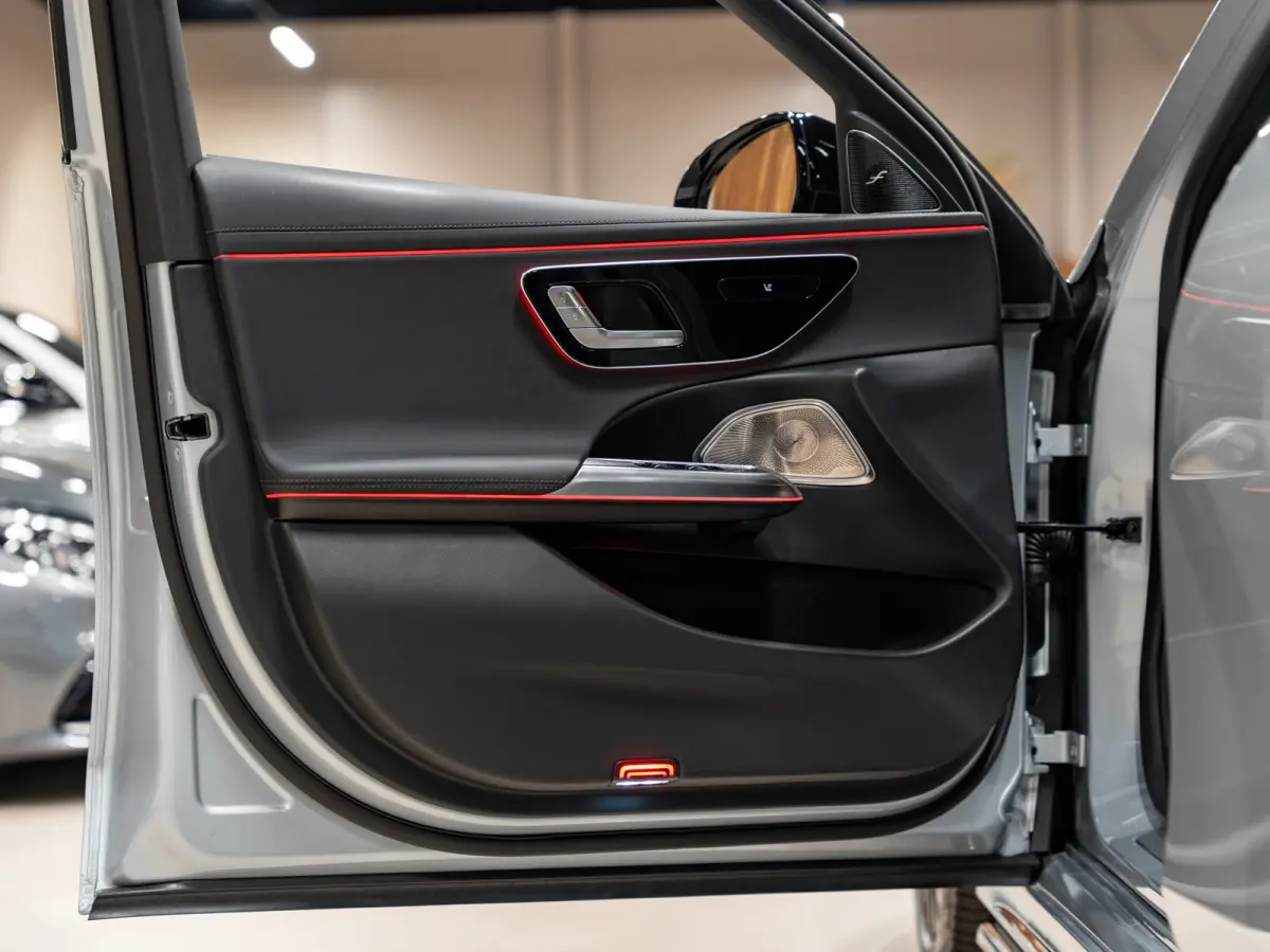 300 e Exclusive AMG Line, Pano, Hyperscreen, Night Pakket, Burmester, Ambiënte, Camera, Plug-In