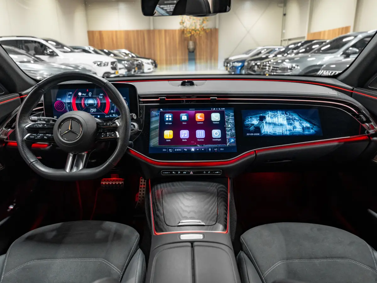 300 e Exclusive AMG Line, Pano, Hyperscreen, Night Pakket, Burmester, Ambiënte, Camera, Plug-In