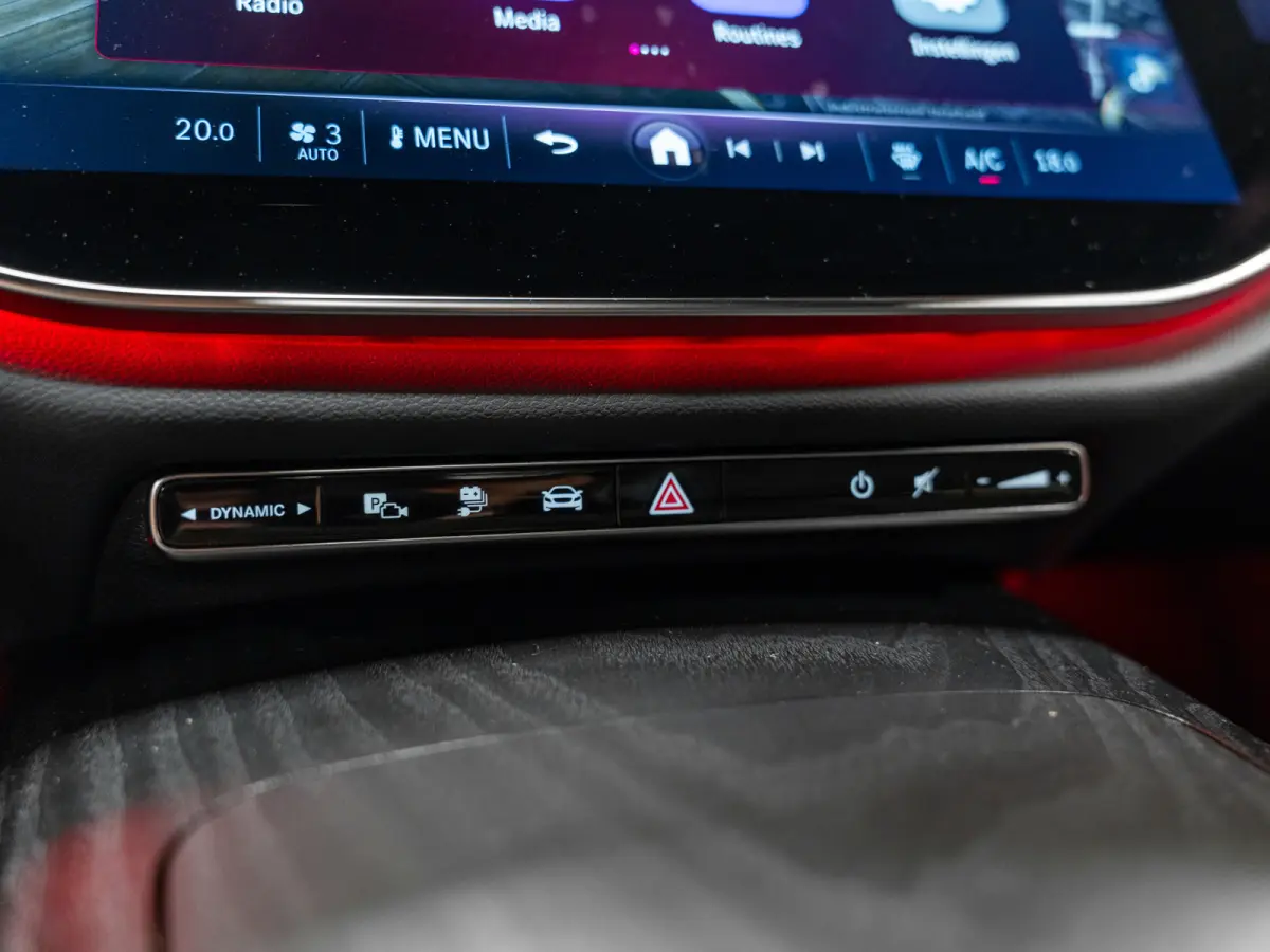 300 e Exclusive AMG Line, Pano, Hyperscreen, Night Pakket, Burmester, Ambiënte, Camera, Plug-In