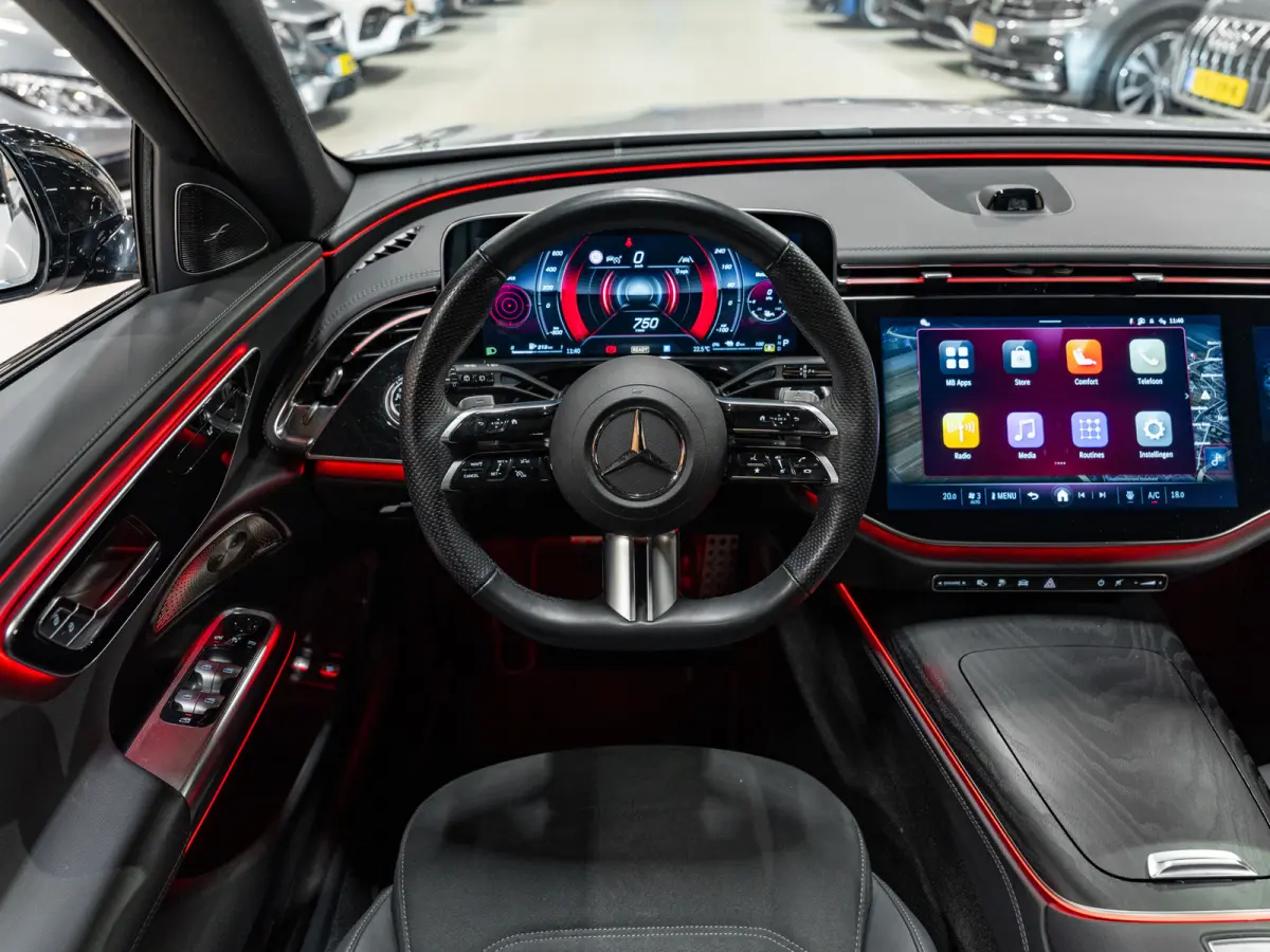 300 e Exclusive AMG Line, Pano, Hyperscreen, Night Pakket, Burmester, Ambiënte, Camera, Plug-In